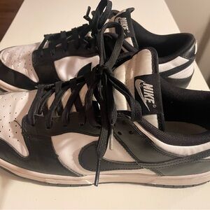 Nike men’s dunk Black and White Low-retro sneakers